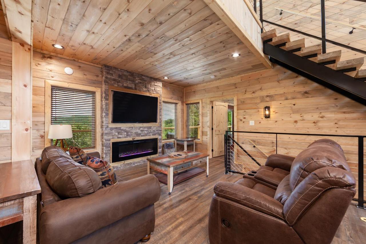 Thunder Mountain Lodge Cabin Sevierville Exterior photo
