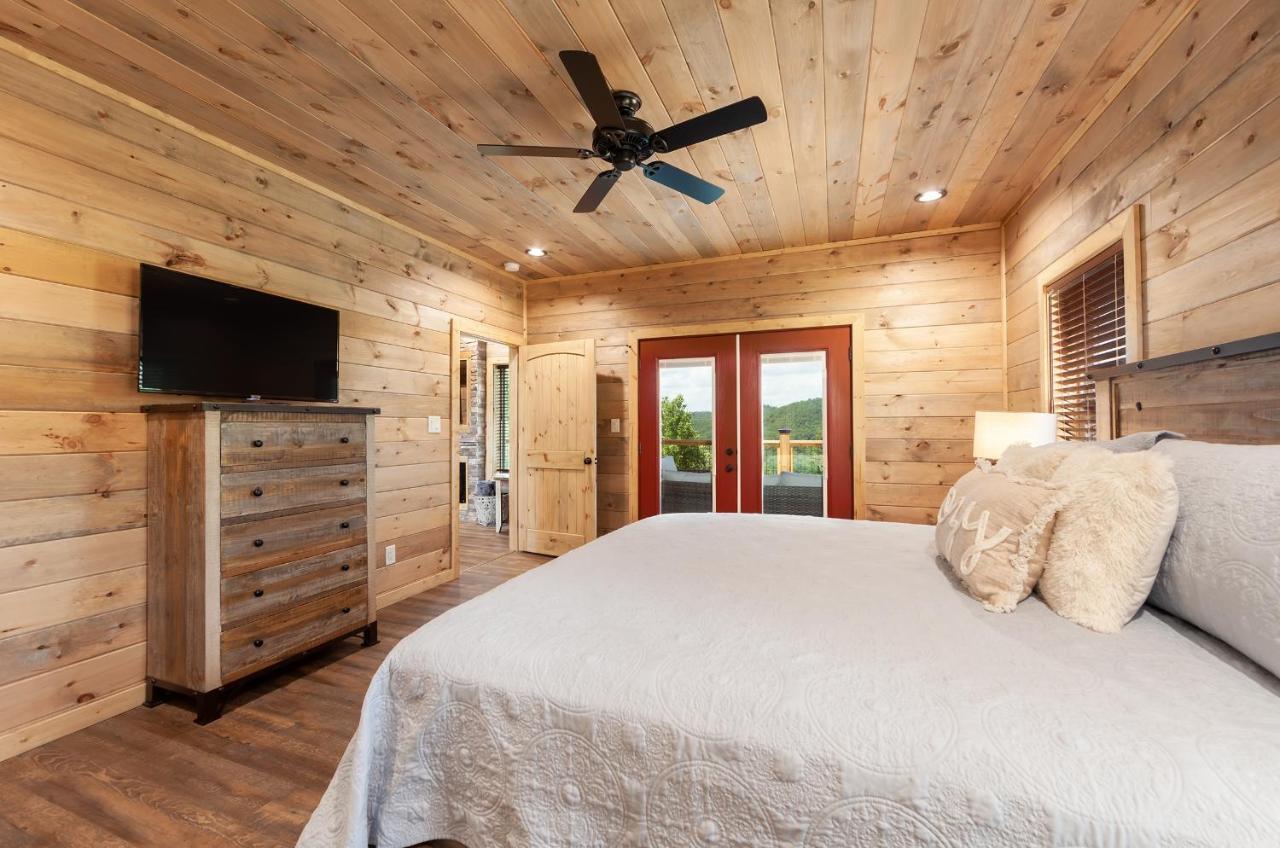 Thunder Mountain Lodge Cabin Sevierville Exterior photo