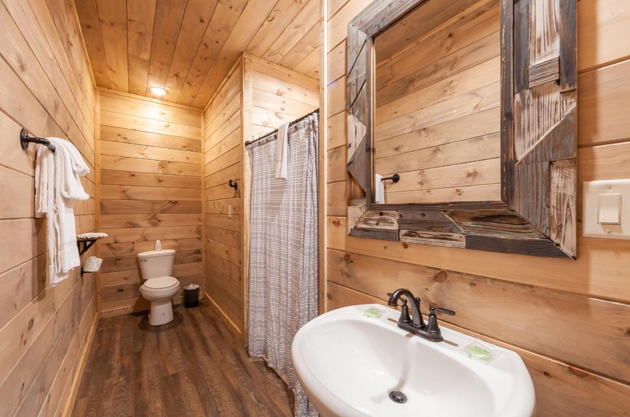 Thunder Mountain Lodge Cabin Sevierville Exterior photo